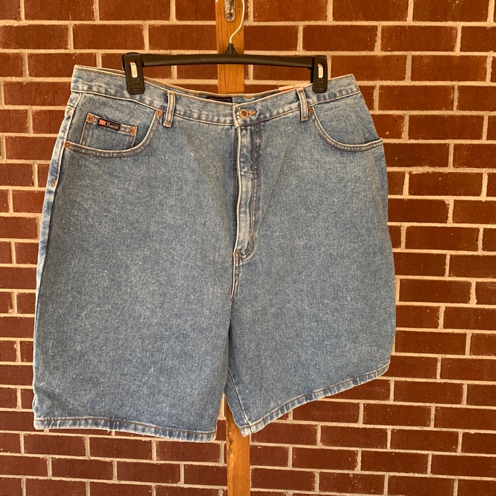 NWT - Route 66 Jeans-wear - Women’s Denim Shorts - 5 Pocket - Size: 22W